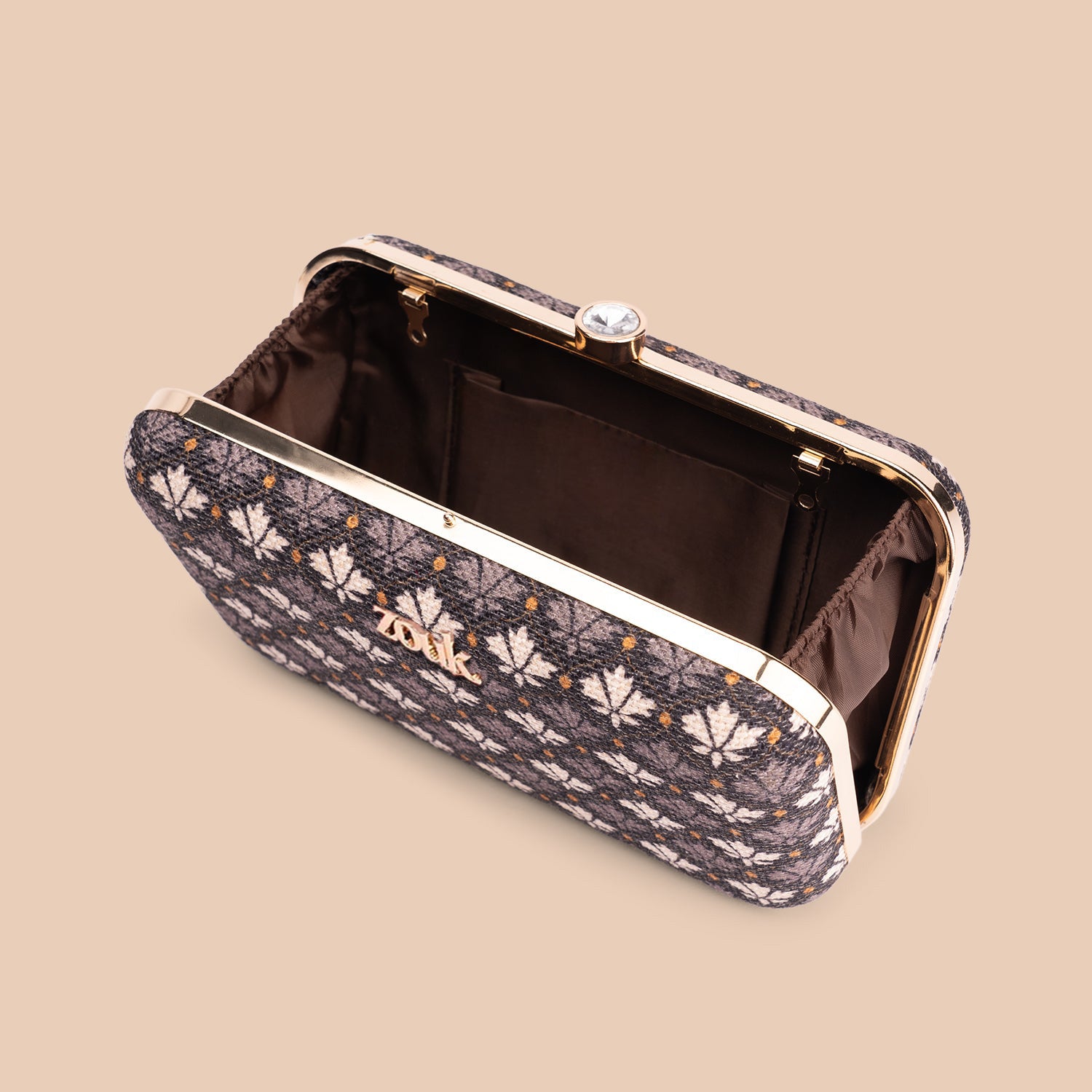 Deccan Bidri Clutch