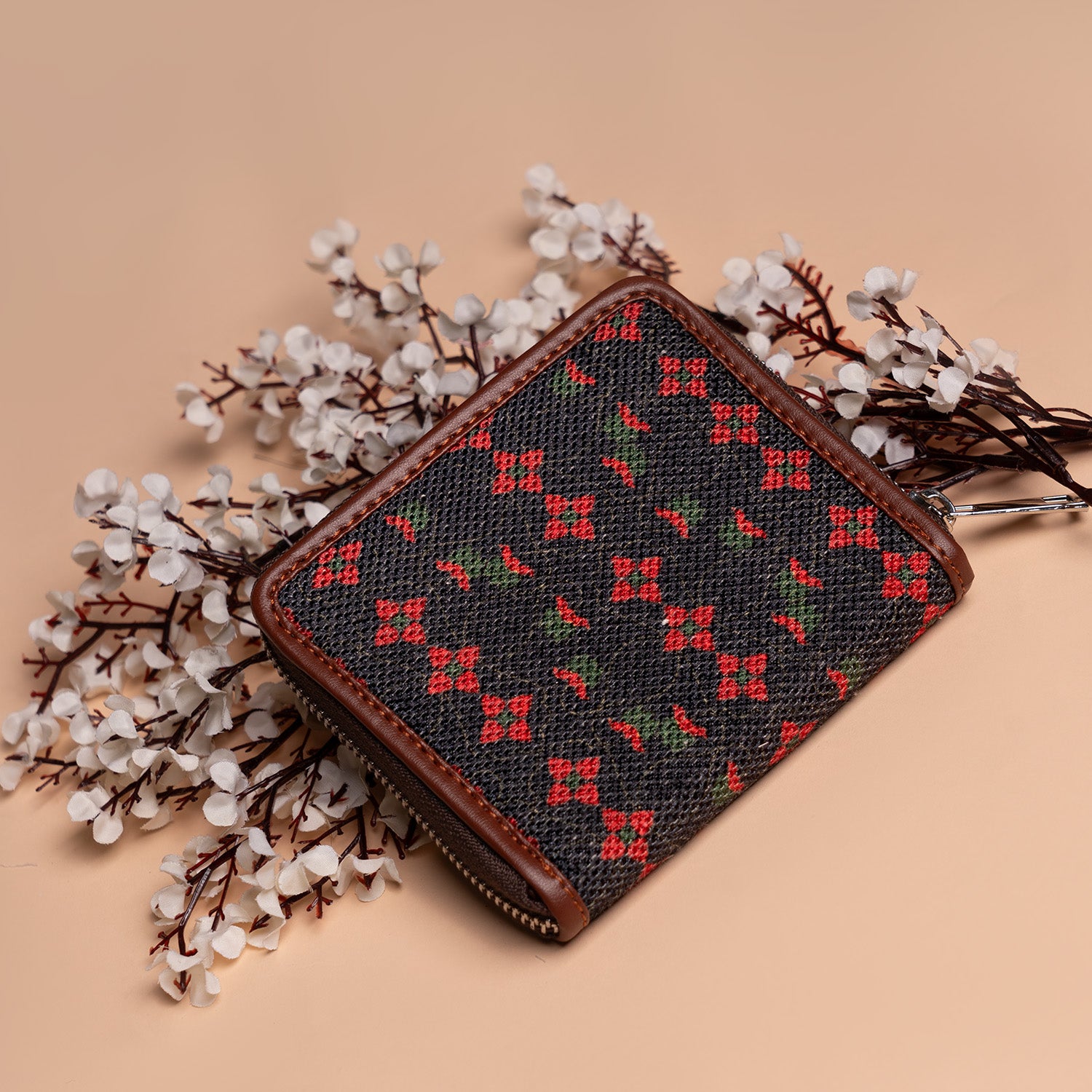 Buy Wallet, Purse, for Women, Abstract Design, White, Rexine at the best  price on Wednesday, March 13, 2024 at 10:16 am +0530 with latest offers in  India. Get Free Shipping on Prepaid