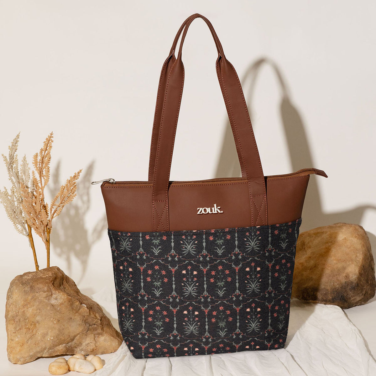 Taj Guldasta Everyday Tote Bag & Chain Wallet Combo