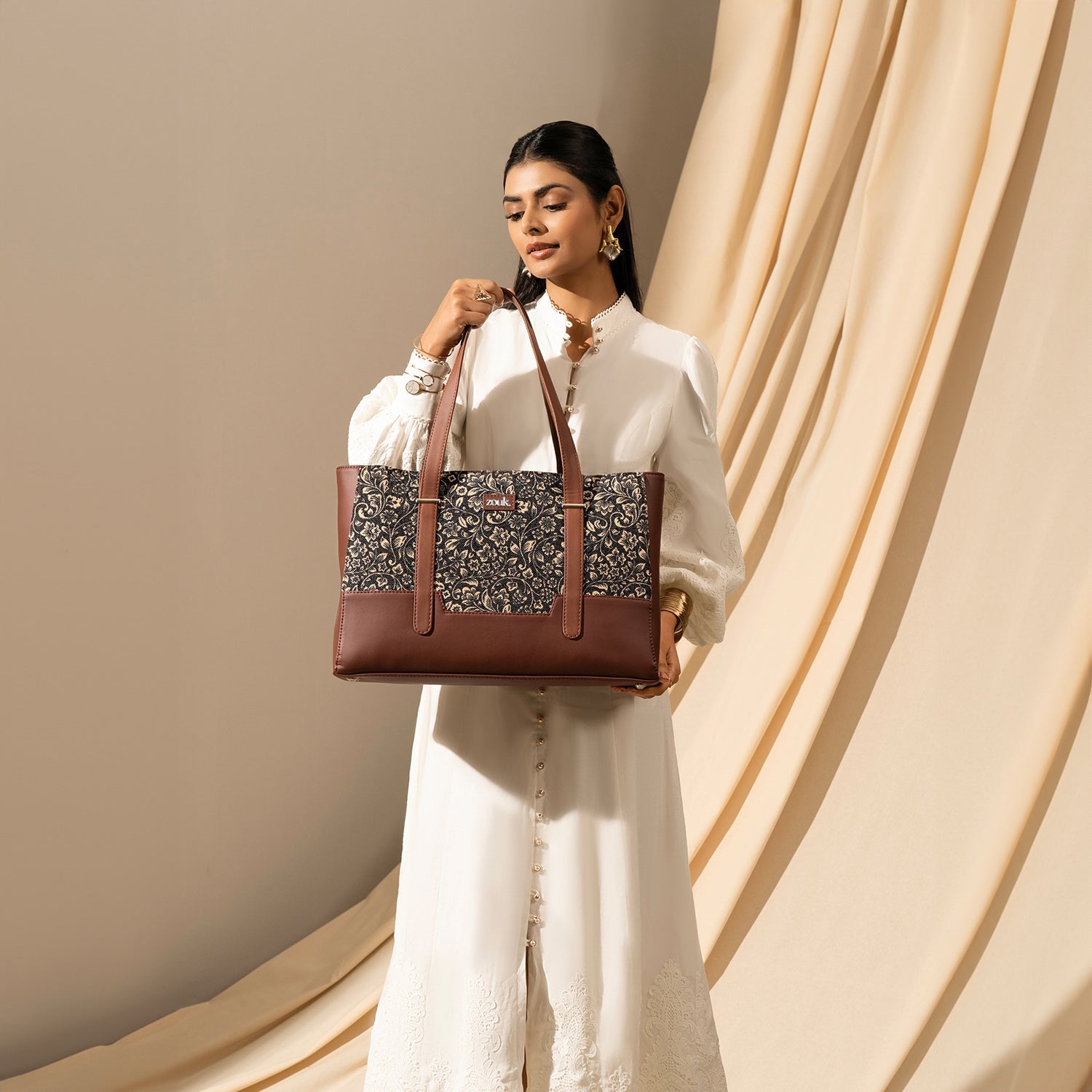 ZIP-Zouk FloMotif Maya Multitasker Tote Bag