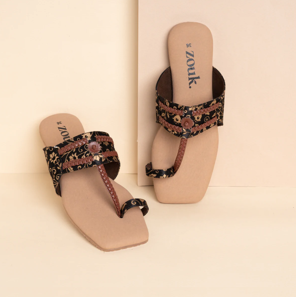 V sales strap chappal