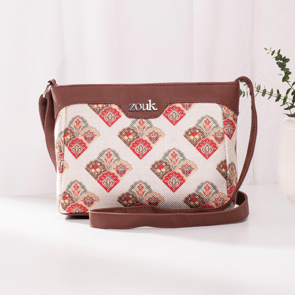 Seashell Motif White Harmony Sling Bag