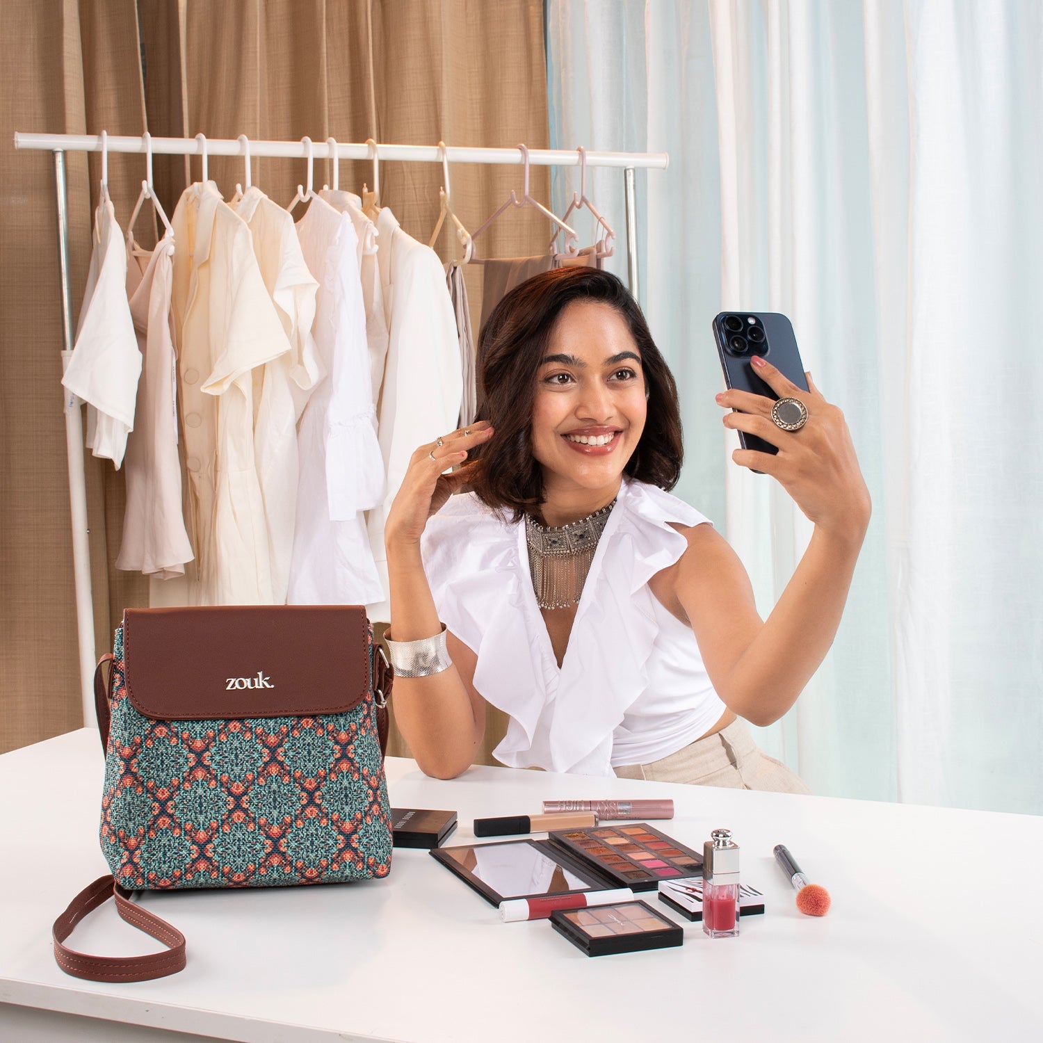 Kolkata Nouveau Flap Sling Bag