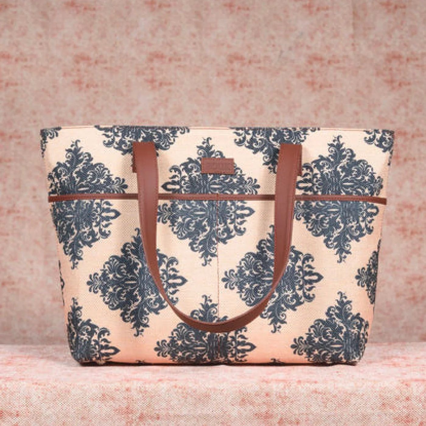 The Matchless Patterns Of Original Burberry Handbags