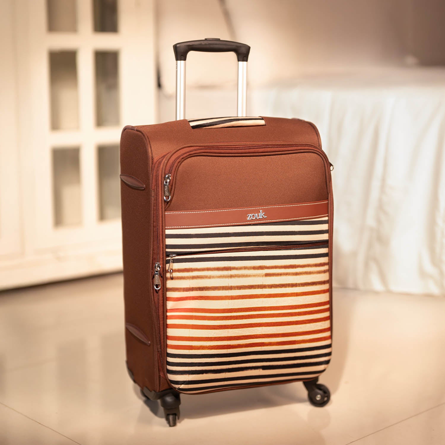 Qutub Stripes Avasa Trolley Bag (Medium)