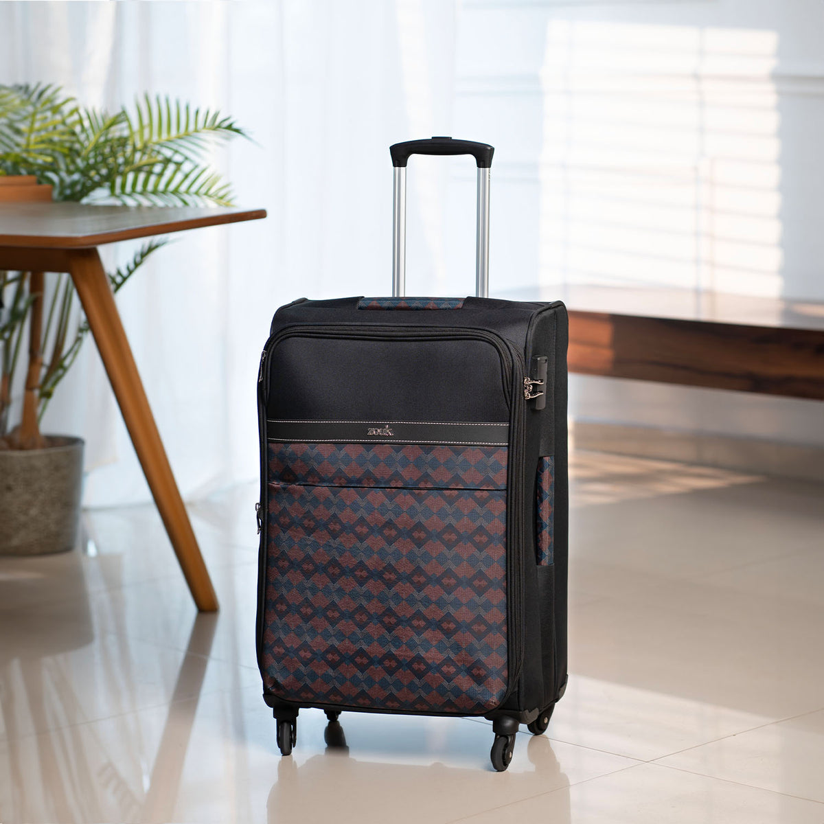 Periyar Waves Avasa Trolley Bag - Black (Medium)