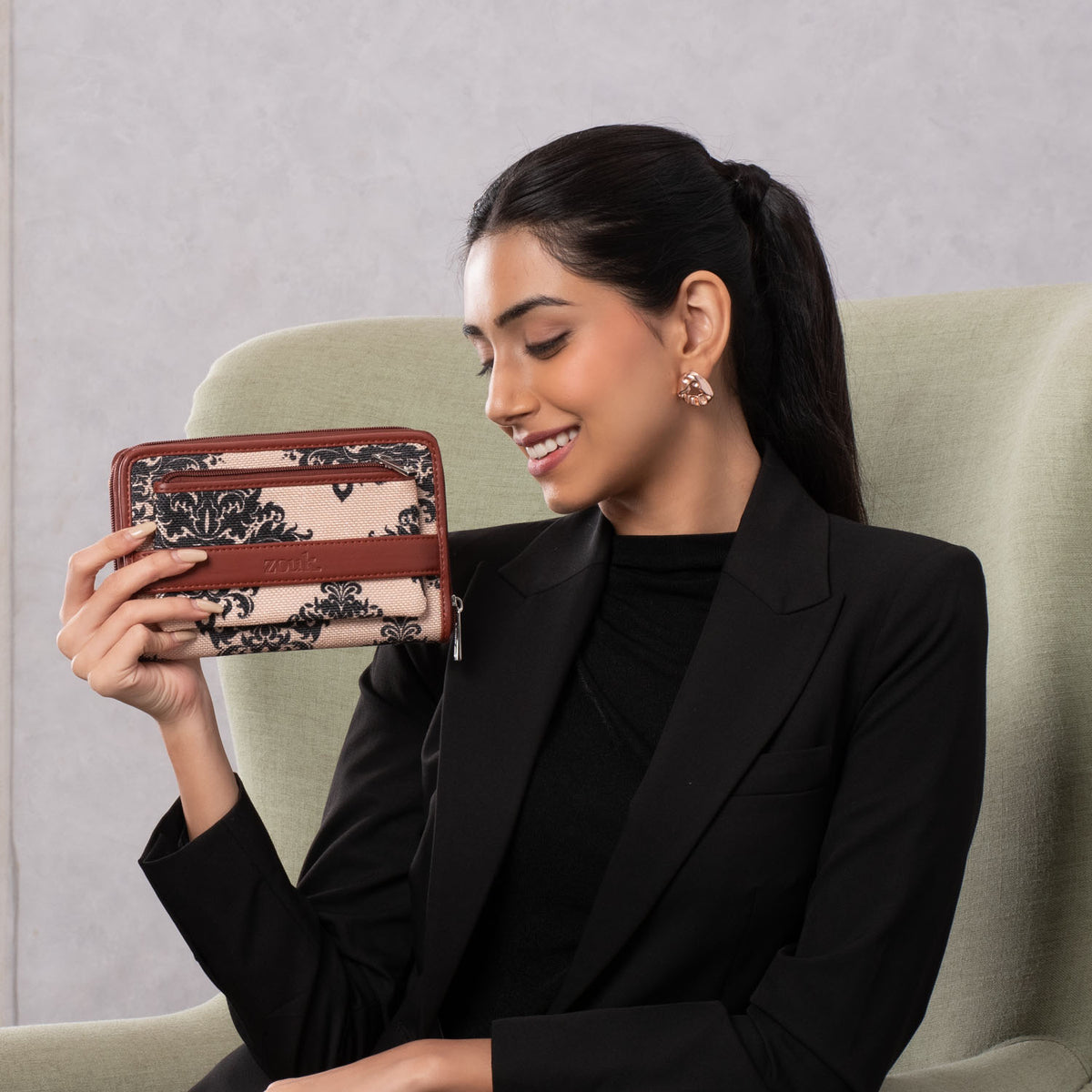 Mughal Motif Classic Zipper Wallet