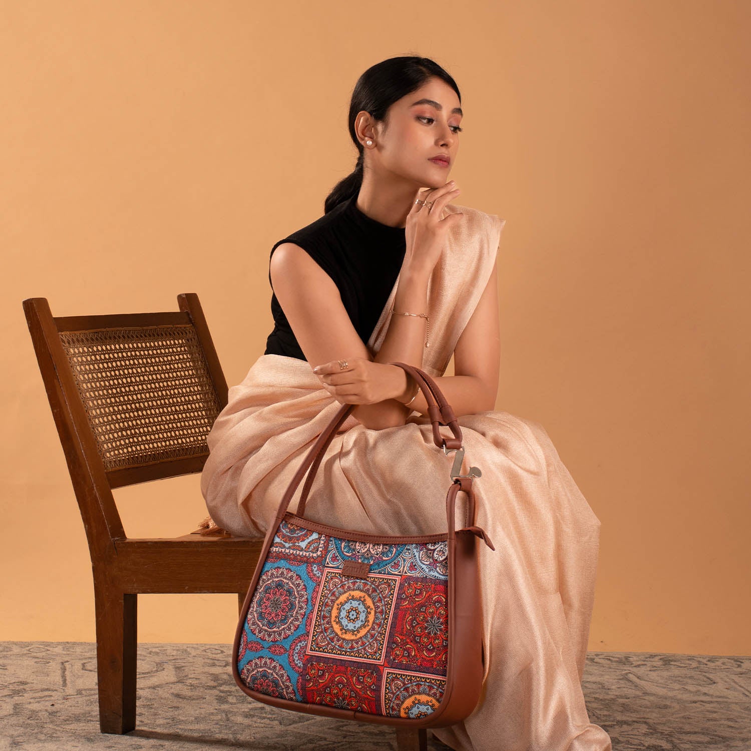 Multicolor Mandala Print Sleek Shoulder Bag