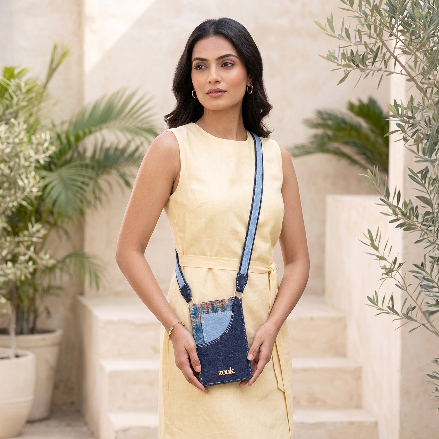 Rumi Phone Sling Triund Baroque