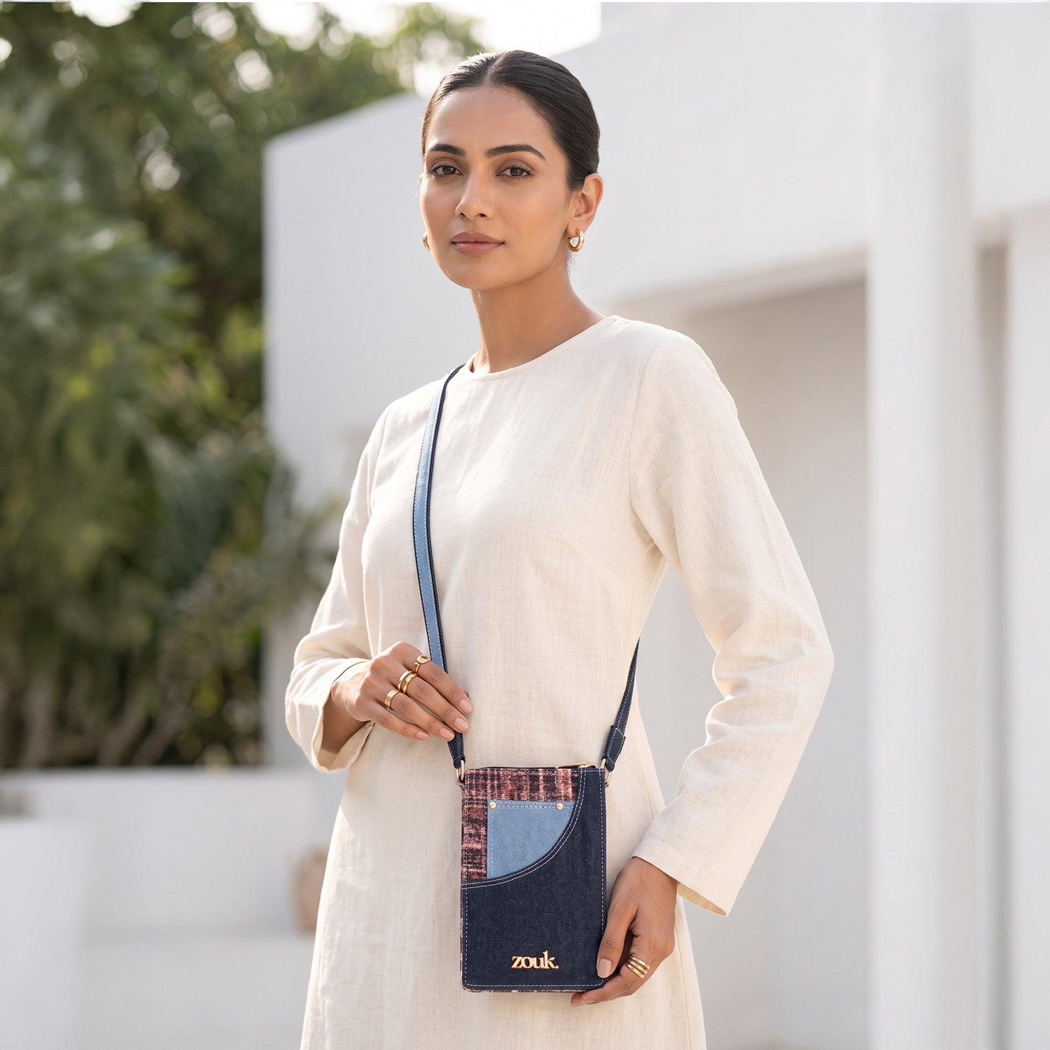 Rumi Phone Sling Triund Baroque