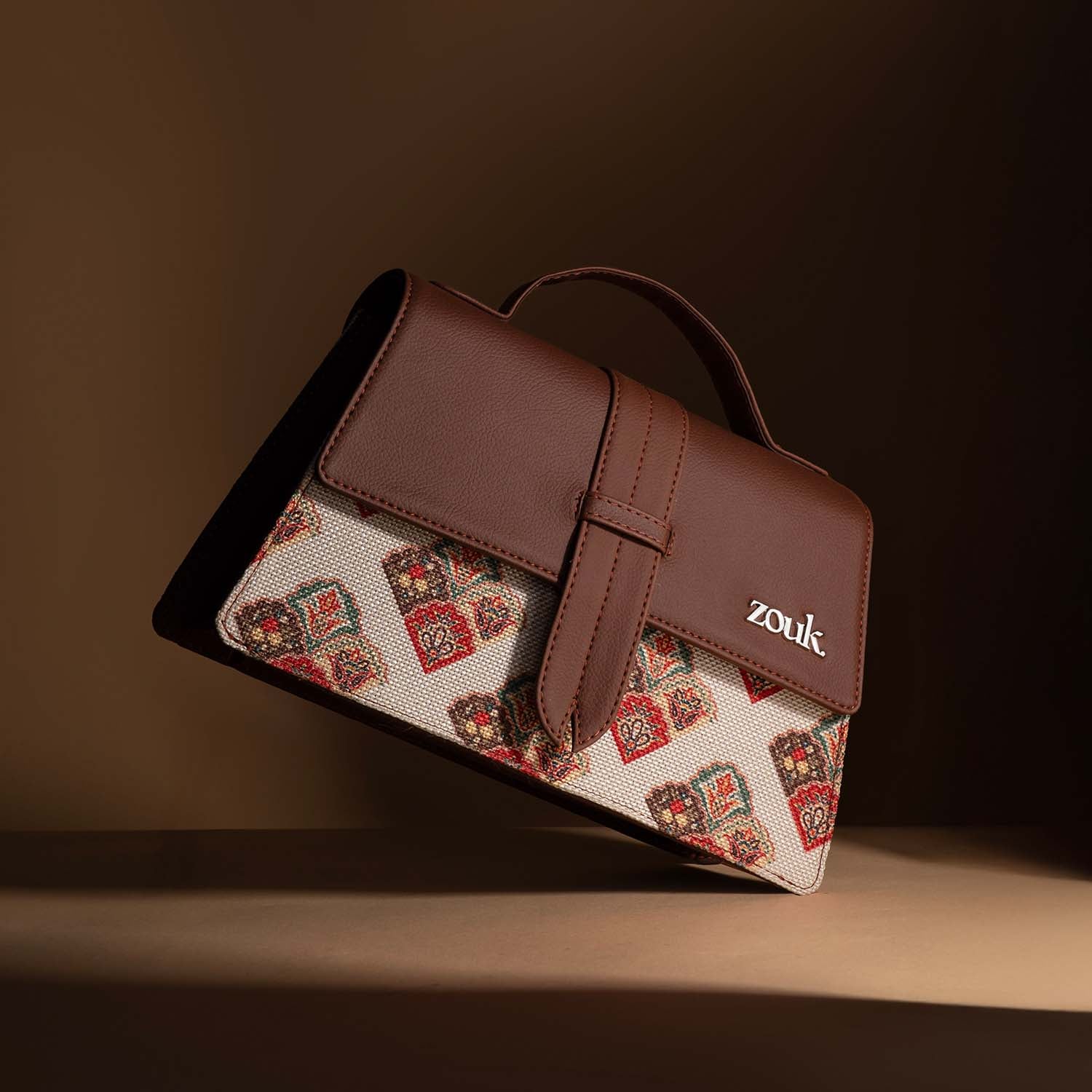 Kriti Sanon - Seashell Motif White Iconic Evening Satchel