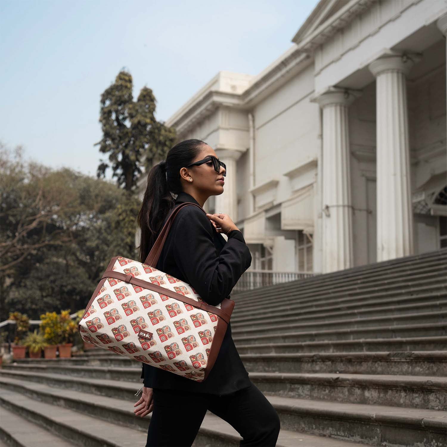 Seashell Motif White Statement Office Bag