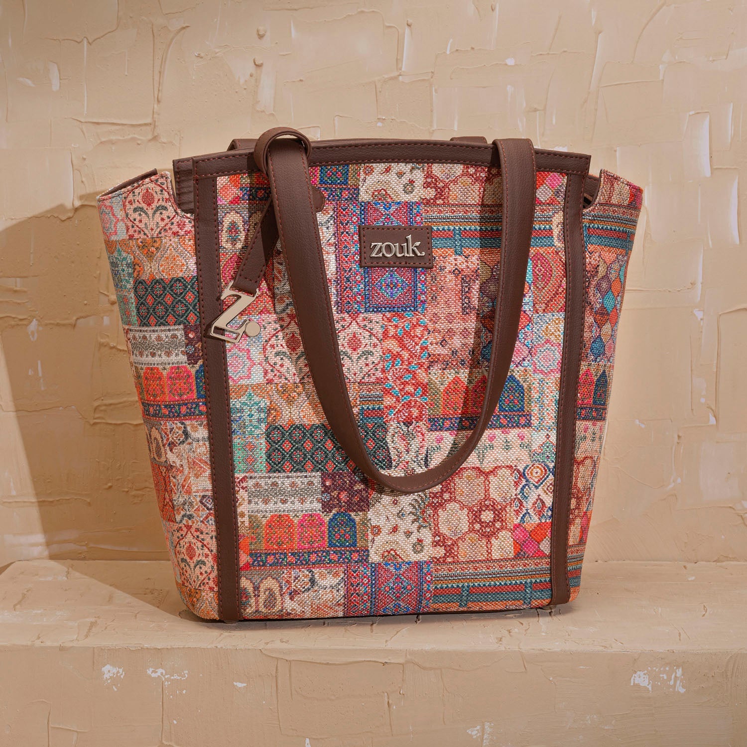 ZIP-Rhea Kapoor Adira Tote Bag - Kutch Gamthi
