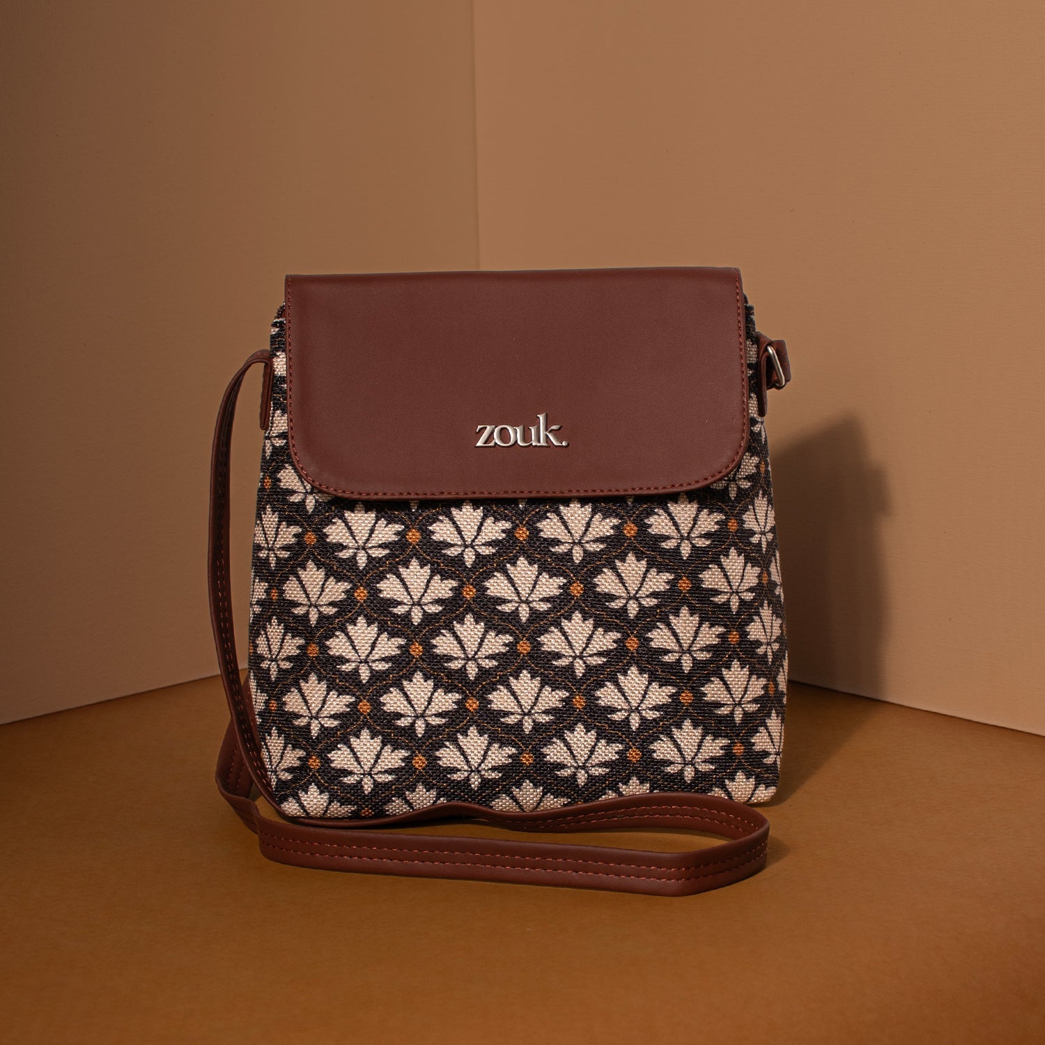 ZIP-Bidri Kaiser Flap Sling Bag