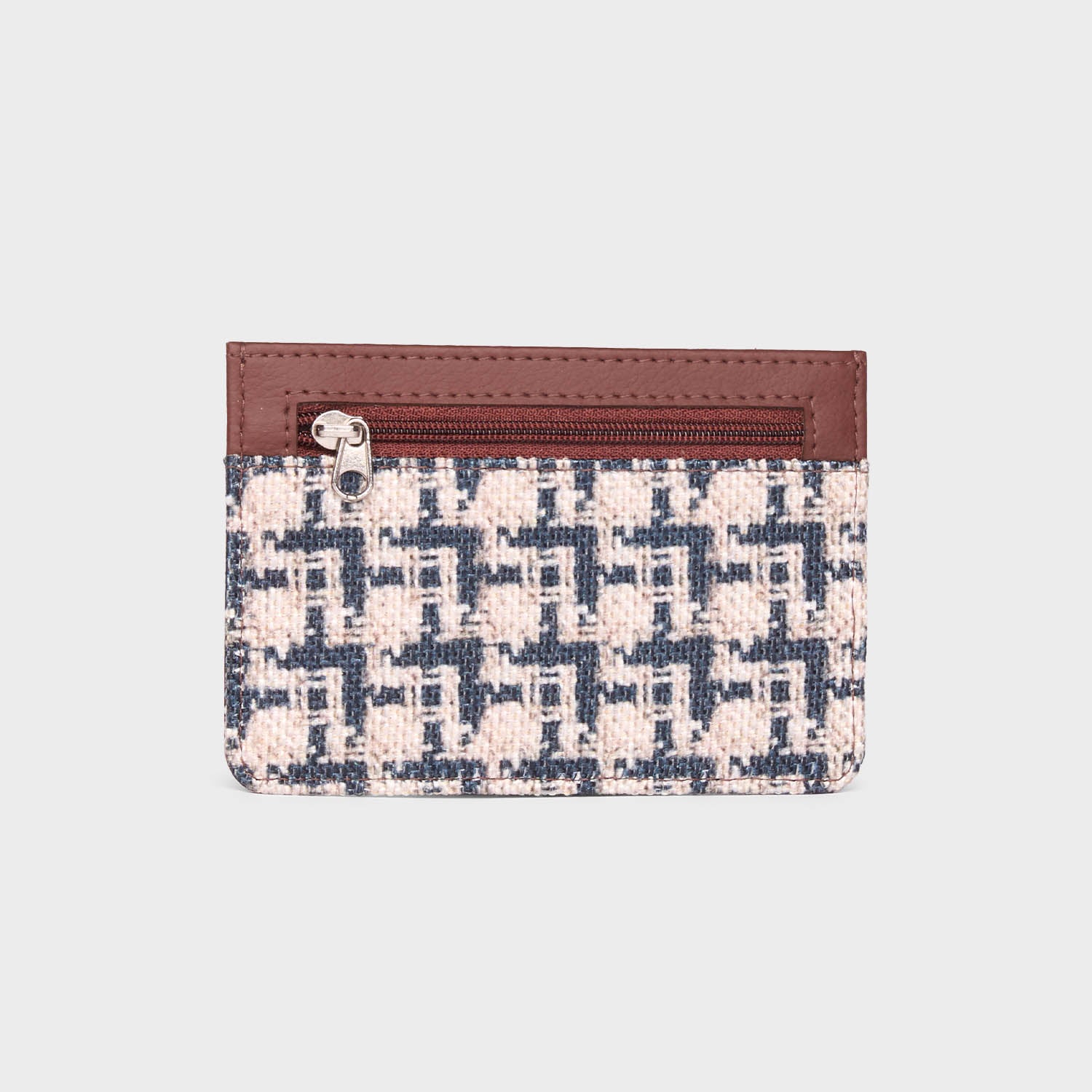 Carter Checks Ava Card Case