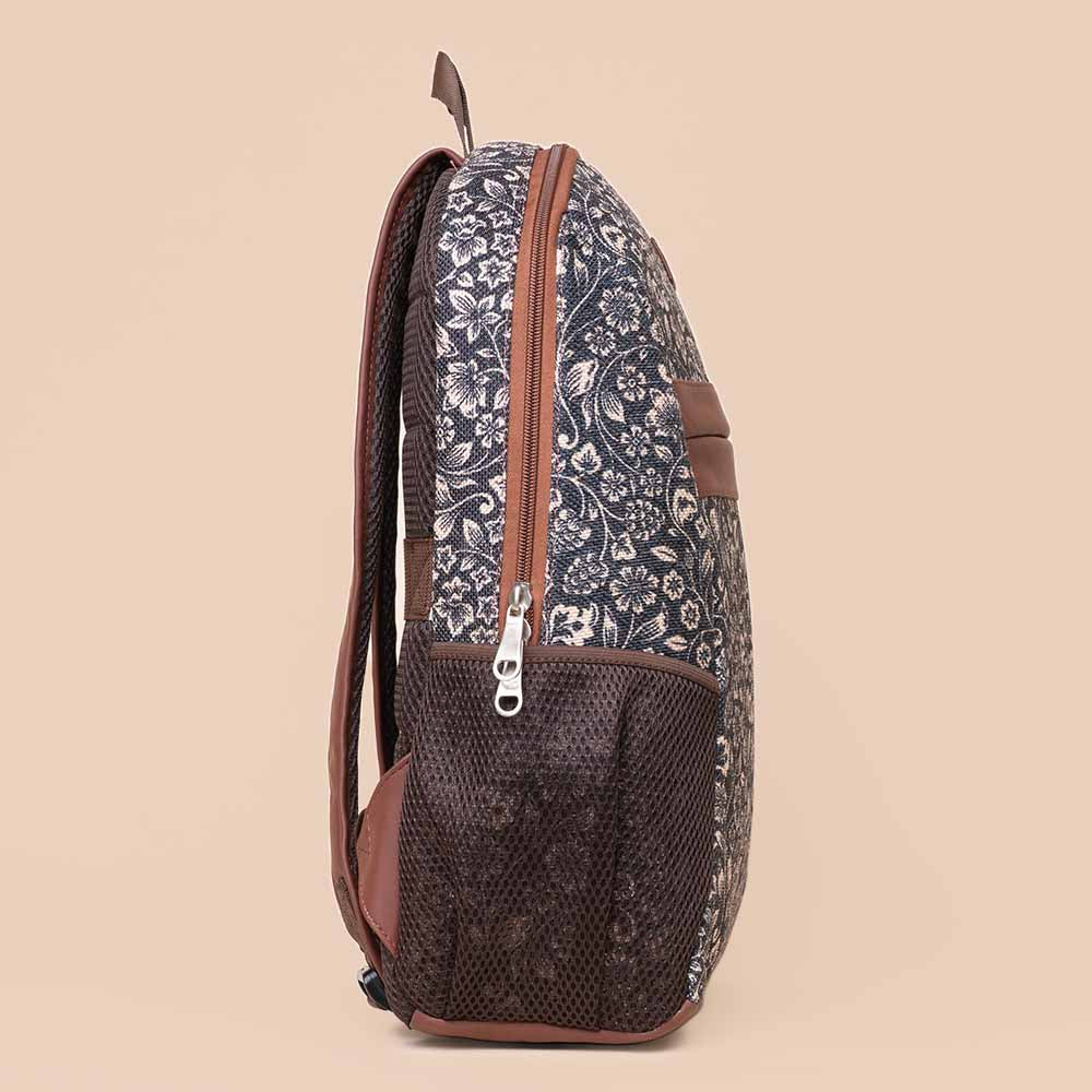 Guess classic logo outlet backpack