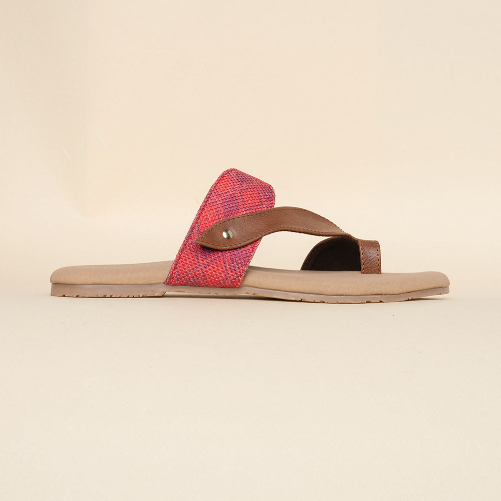 Wadiyar Diamond Curvy Toe Chappal